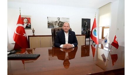 Menderes Belediyesi’nden Çocuklara Yarıyıl Hediyesi