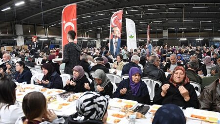 Osmangazi’de Ramazan Coşkusu Meydanlara Taşıyor
